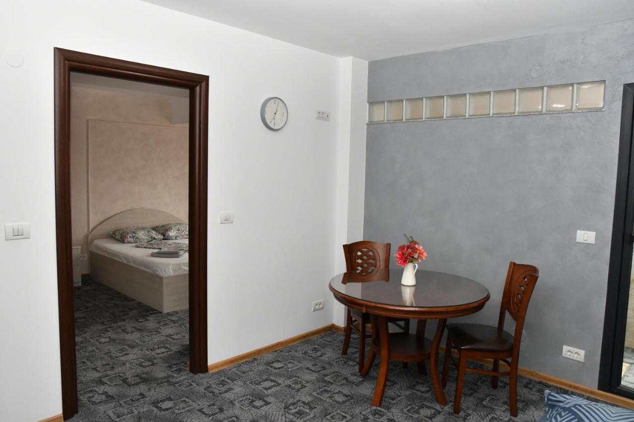 Apartament Luxury - Promenada Mall Craiova Exterior foto